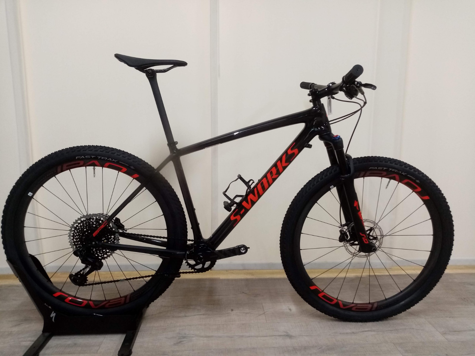 specialized epic ht carbon 2019