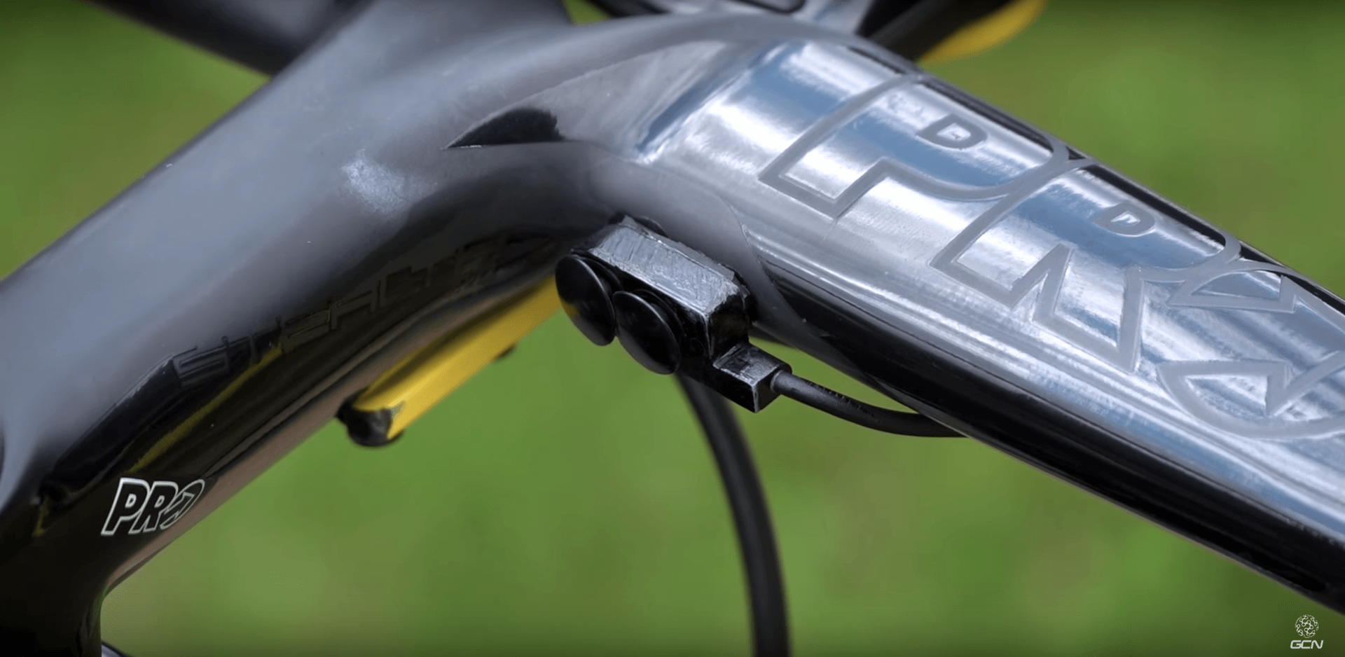 Overeenkomstig met poeder Algebraïsch Lichtgewicht fietsspullen in de Tour de France 2017 | Becycled Fietsblog