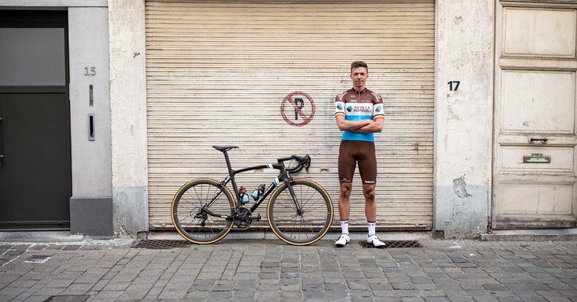 ag2r la mondiale rijdt met eddy merckx 525 in 2019 worldtour