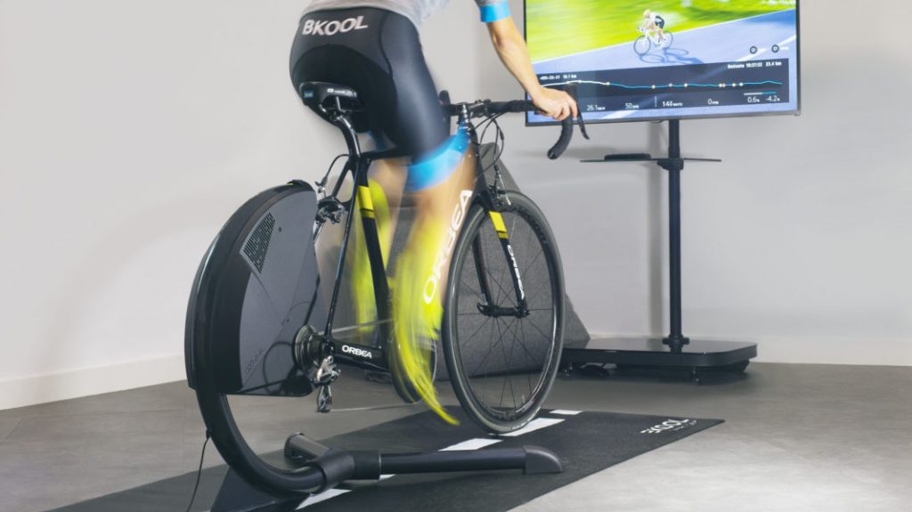 Bkool smart air fietstrainer met directe aandrijving