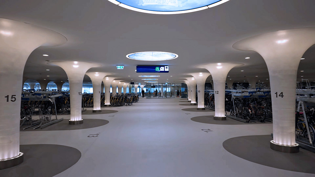 Nieuwe Fietsenstalling Onder Het Water Bij Centraal Station Amsterdam nieuwe-fietsenstalling-onder-het-water-bij-centraal-station-amsterdam